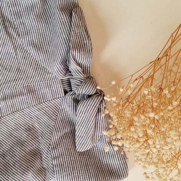 Top - Picture 2 of 2